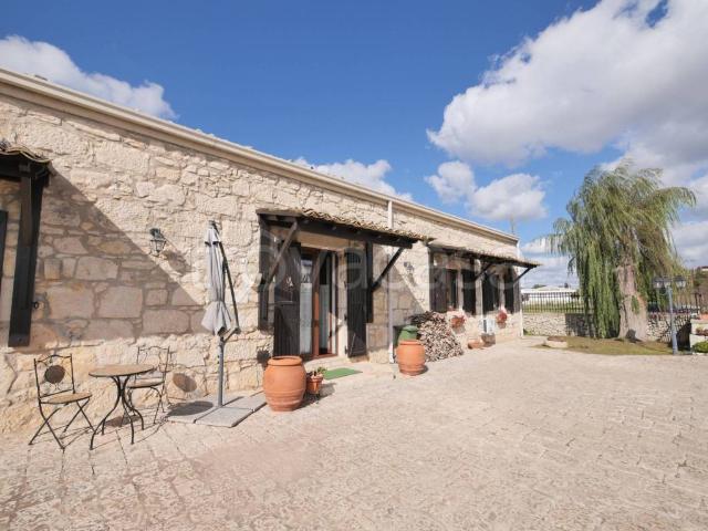 Villa Indipendente in vendita a Ragusa, Sicilia