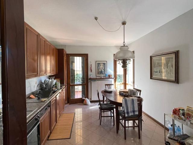 Villa Indipendente in vendita a Villaggio Olimpia, Re