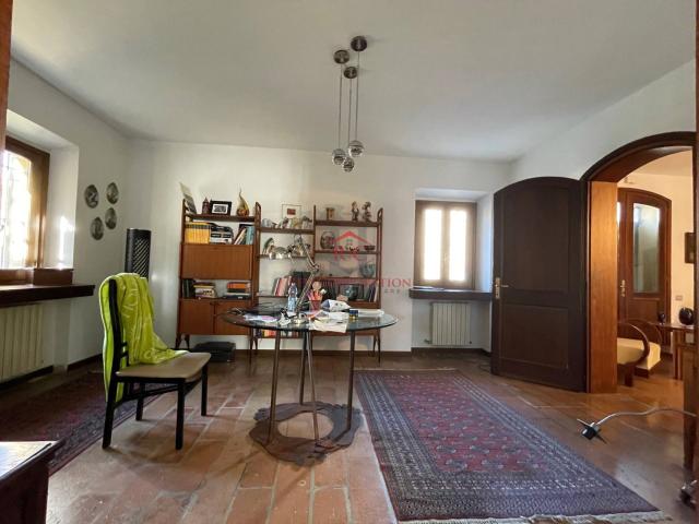 Villa Indipendente in vendita a Villaggio Olimpia, Re