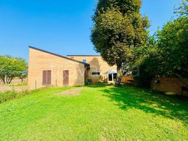 Villa Indipendente in vendita a Remedello, Lombardia