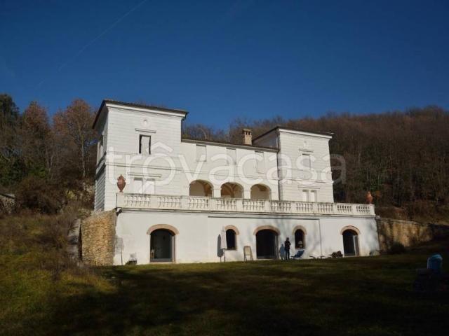 Villa Indipendente in vendita a Quattro Strade, Rieti