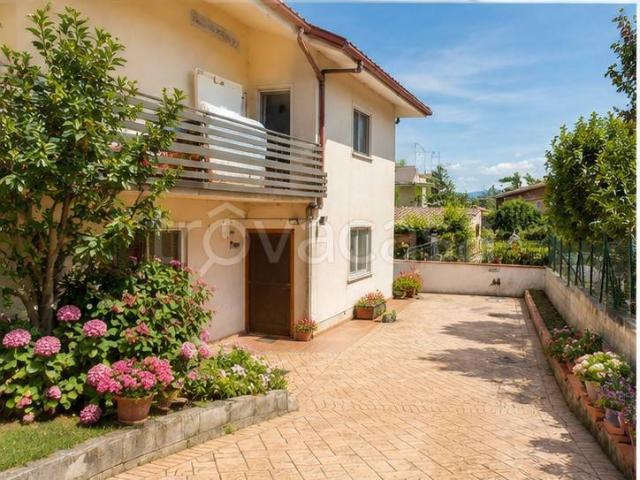 Villa Indipendente in vendita a Larghetto, Rieti