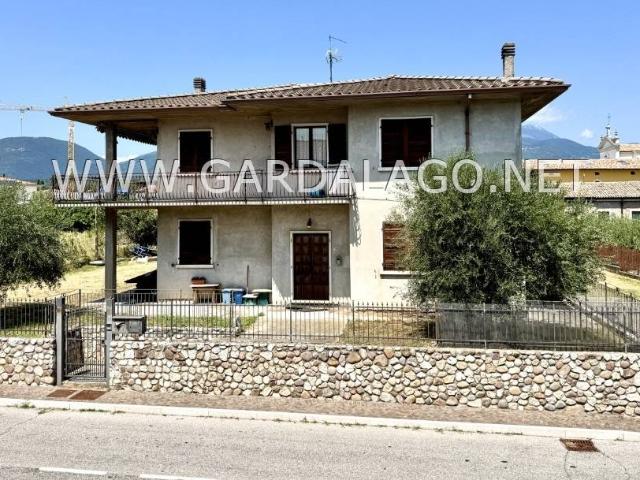 Villa Indipendente in vendita a Rivoli Veronese, Veneto
