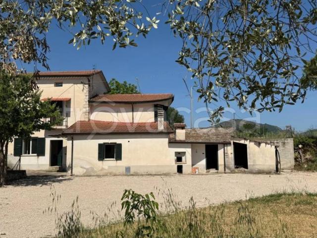 Villa Indipendente in vendita a Roccasecca, Lazio