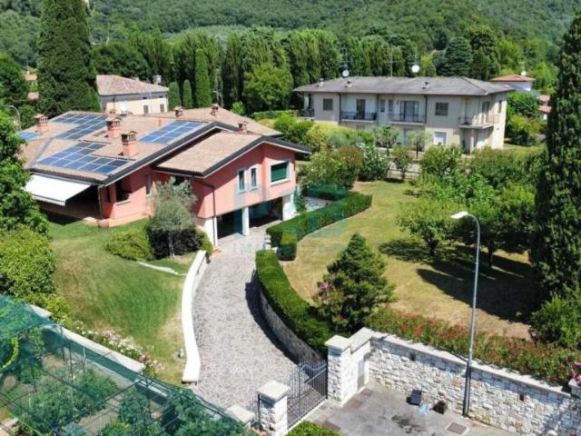 Villa Indipendente in vendita a Rodengo Saiano, Lombardia