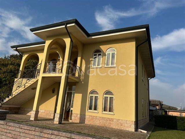 Villa Indipendente in vendita a Rivalta sul Mincio, Rodigo