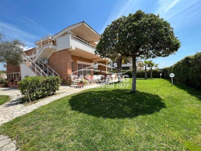 Villa Indipendente in vendita a Municipio Roma X, Roma Capitale