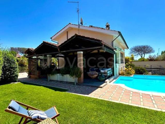 Villa Indipendente in vendita a Piano La Roma, Casoli