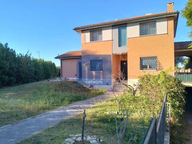 Villa Indipendente in vendita a Mostacciano, Roma Capitale