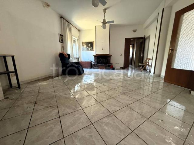 Villa Indipendente in vendita a Stagni di Ostia, Roma Capitale