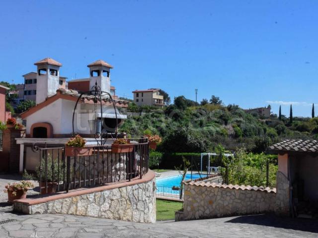 Villa Indipendente in vendita a Castel di Decima, Roma