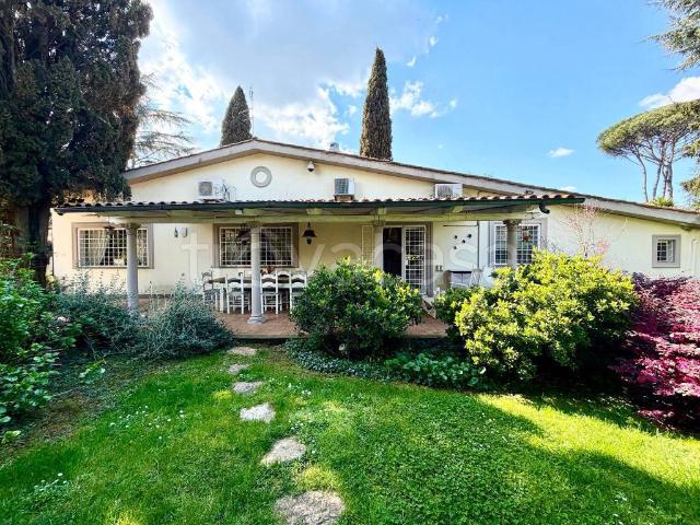 Villa Indipendente in vendita a Casale Prima Porta, Roma Capitale