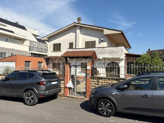 Villa Indipendente in vendita a Pantan Monastero, Roma Capitale