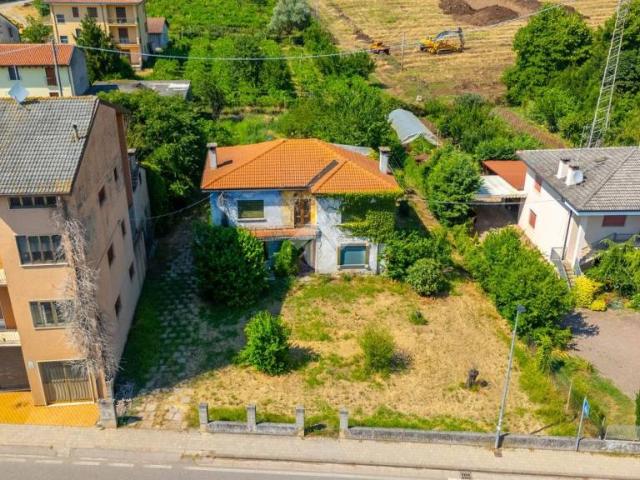 Villa Indipendente in vendita a Roncà, Veneto