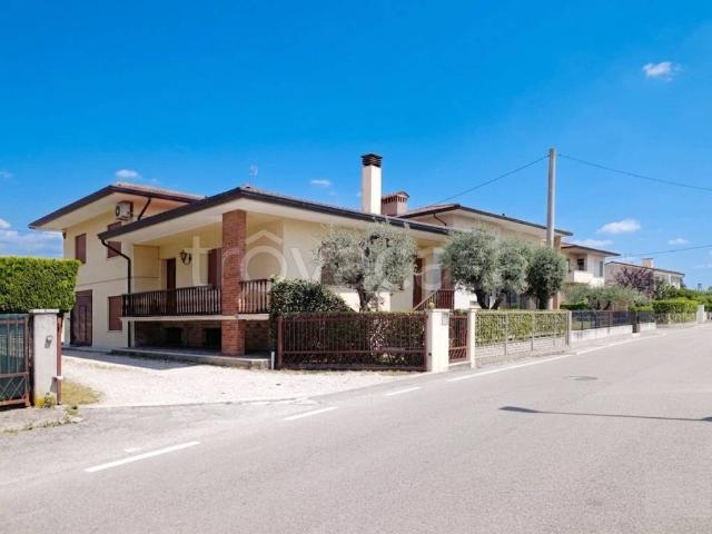 Villa Indipendente in vendita a Rosà, Veneto