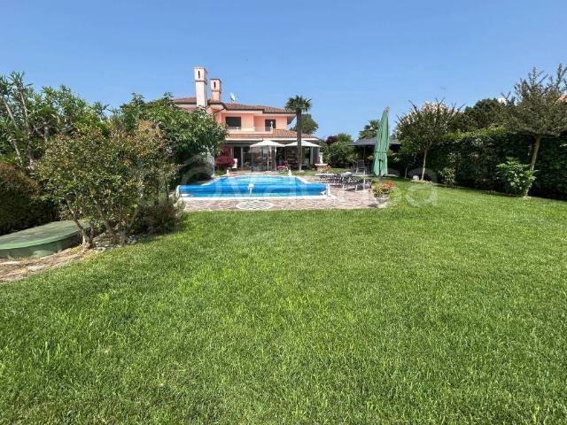 Villa Indipendente in vendita a Rosolina, Veneto