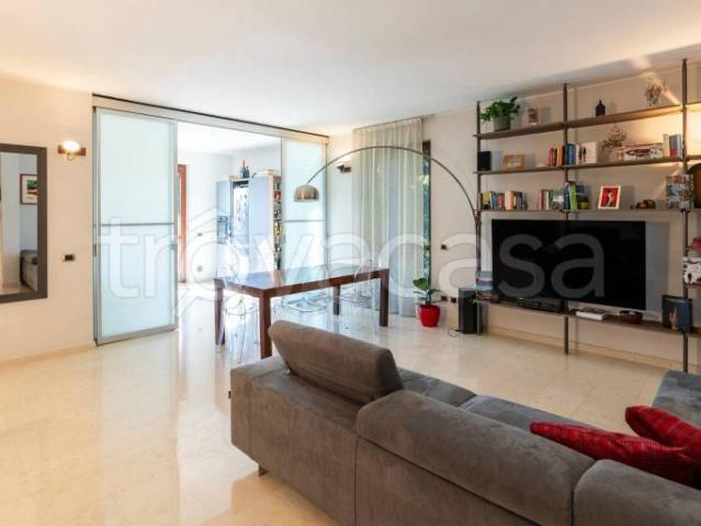 Villa Indipendente in vendita a Pontesesto, Rozzano