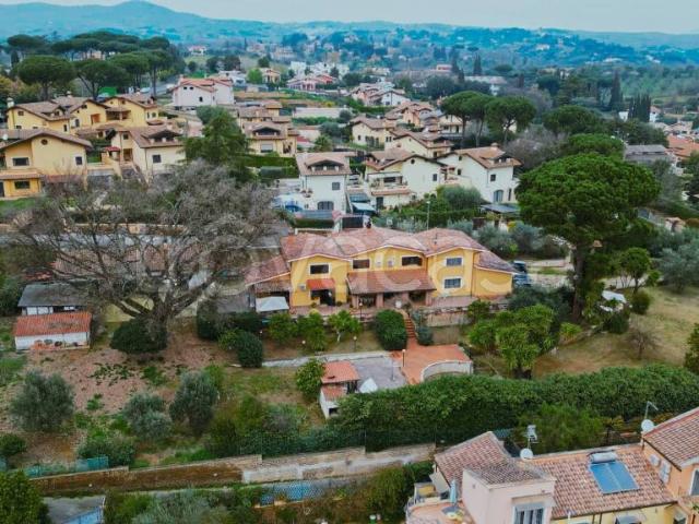 Villa Indipendente in vendita a Monte Caminetto, Roma Capitale