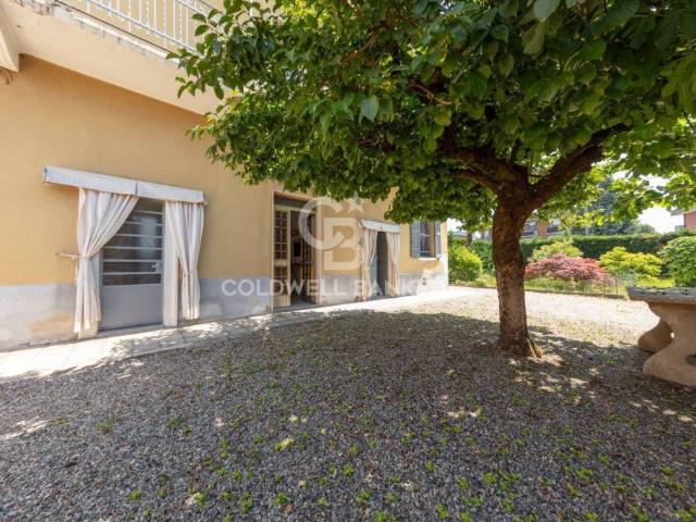 Villa Indipendente in vendita a Samarate, Lombardia