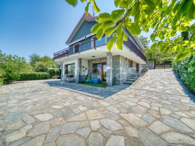 Villa Indipendente in vendita a Sambuy, Piemonte