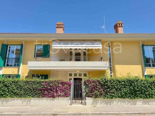 Villa Indipendente in vendita a Sant'Antonio, Marche