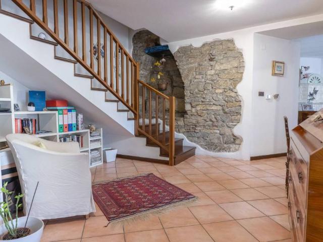 Villa Indipendente in vendita a Log, San Dorligo Della Valle