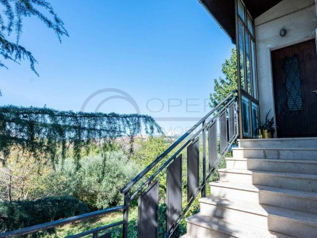 Villa Indipendente in vendita a Lacotisce / Lakotišče, San Dorligo della Valle / Dolina