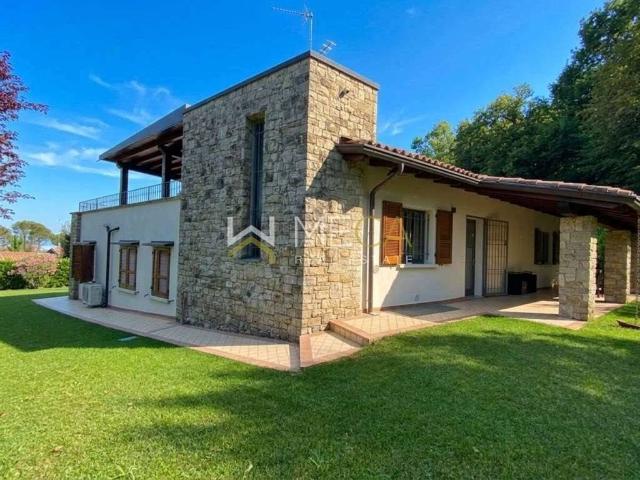 Villa Indipendente in vendita a San Felice Del Benaco, Lombardia