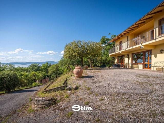 Villa Indipendente in vendita a Magione, Umbria