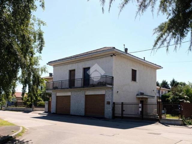 Villa Indipendente in vendita a Villa, Cassano Magnago