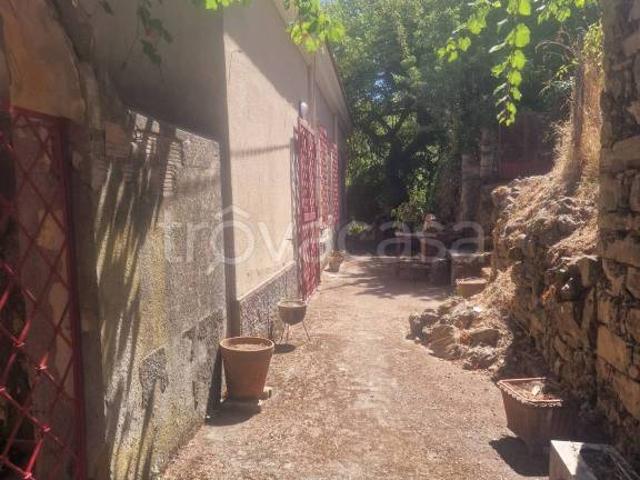 Villa Indipendente in vendita a San Piero Patti, Sicilia