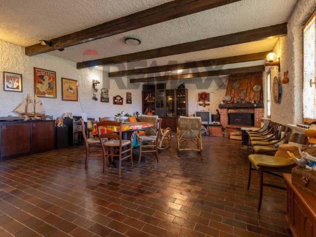 Villa Indipendente in vendita a Comunità Montana del Piambello, Marchirolo