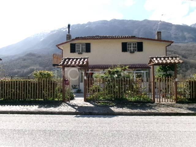Villa Indipendente in vendita a San Vincenzo Valle, Abruzzo