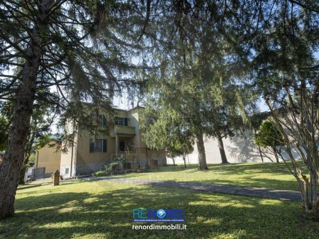 Villa Indipendente in vendita a Santa Giuletta, Lombardia