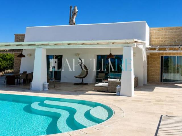 Villa Indipendente in vendita a Marina di Felloniche, Puglia