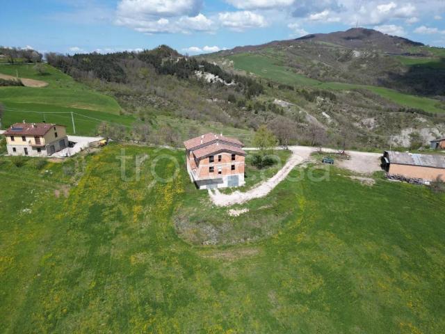 Villa Indipendente in vendita a Pereto, Sant'Agata Feltria