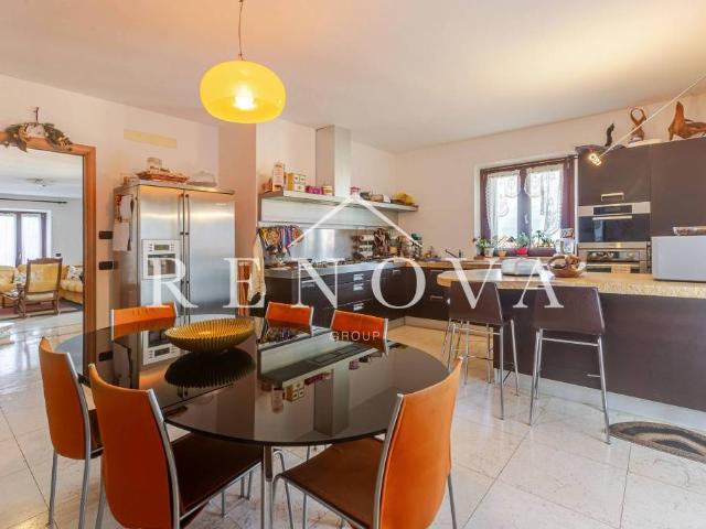 Villa Indipendente in vendita a Monte, Sant'ambrogio Di