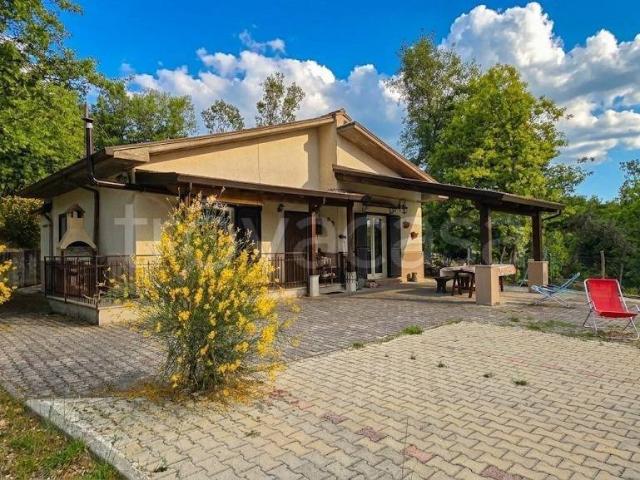 Villa Indipendente in vendita a Guardia Lombardi, Campania