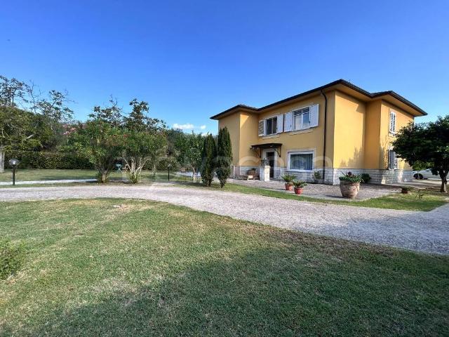 Villa Indipendente in vendita a Sant'Elia Fiumerapido, Frosinone