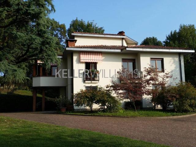 Villa Indipendente in vendita a Sartirana, Merate