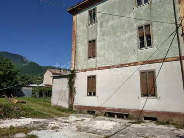 Villa Indipendente in vendita a Monterosso, Marche