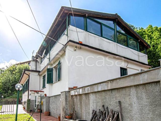 Villa Indipendente in vendita a Savignone, Liguria