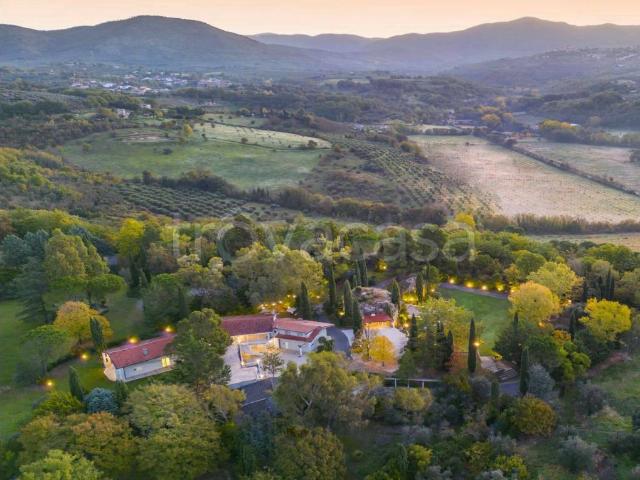 Villa Indipendente in vendita a Scandriglia, Lazio