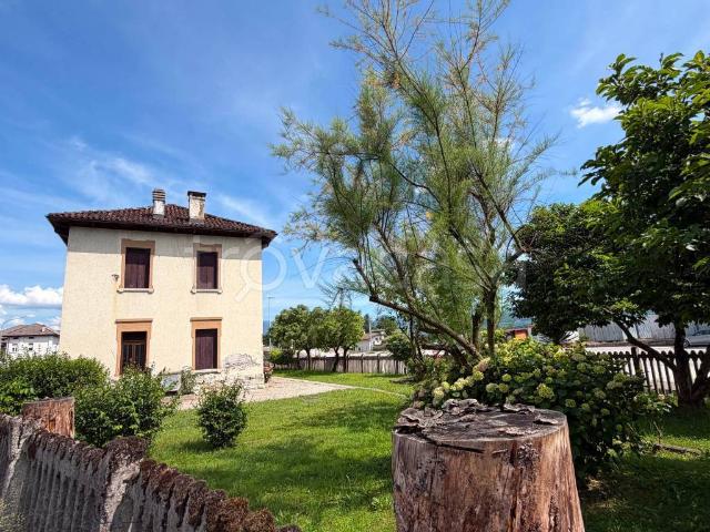 Villa Indipendente in vendita a Sedico, Veneto