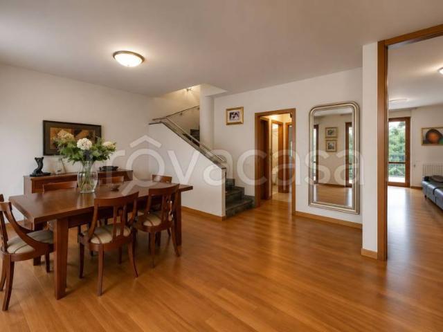 Villa Indipendente in vendita a Lavanderie, Segrate