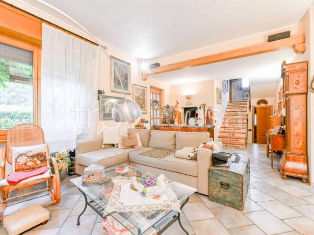 Villa Indipendente in vendita a Rovagnasco, Segrate