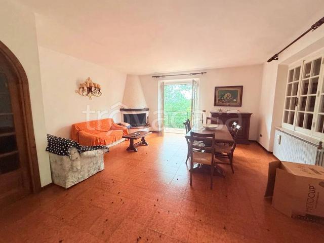 Villa Indipendente in vendita a Catabbio, Semproniano