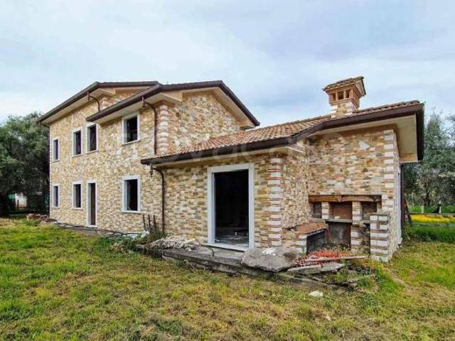 Villa Indipendente in vendita a Seravezza, Toscana