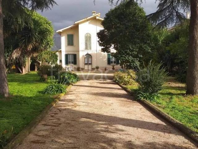 Villa Indipendente in vendita a Sermoneta, Latina