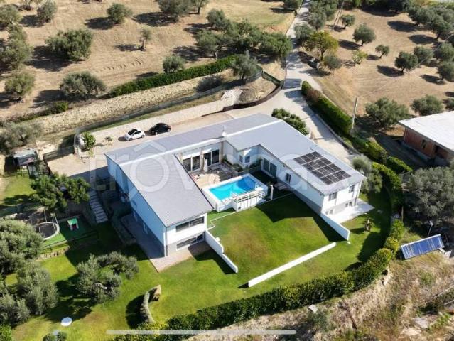 Villa Indipendente in vendita a Silvi, Abruzzo